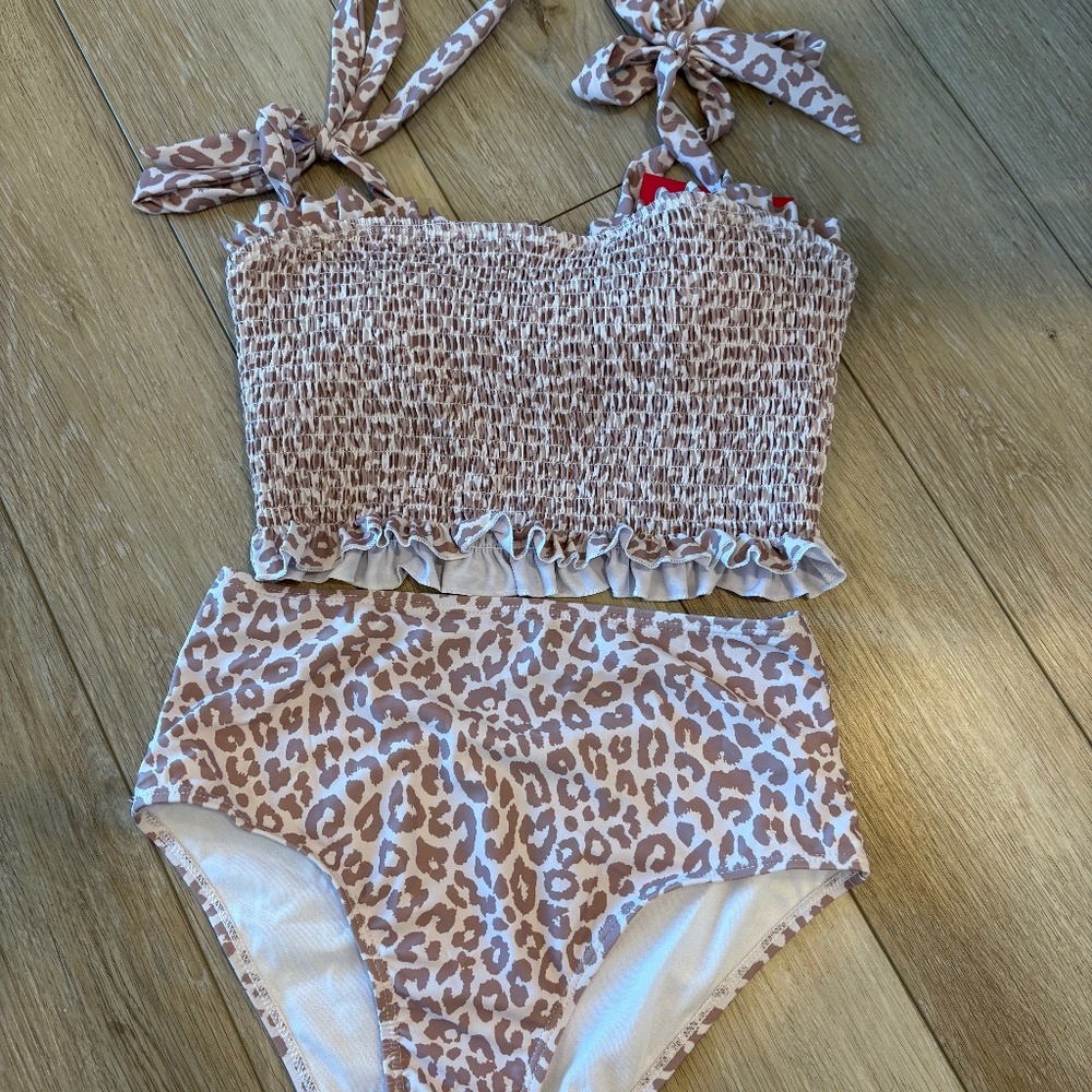 Women’s swim suit
